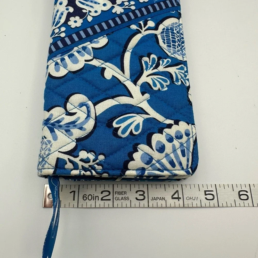 Vera Bradley Blue Lagoon Magnetic Travel Wallet Passport Boarding Pass‎